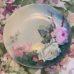 Vintage Floral Decorative Plate with Pink and White Roses
